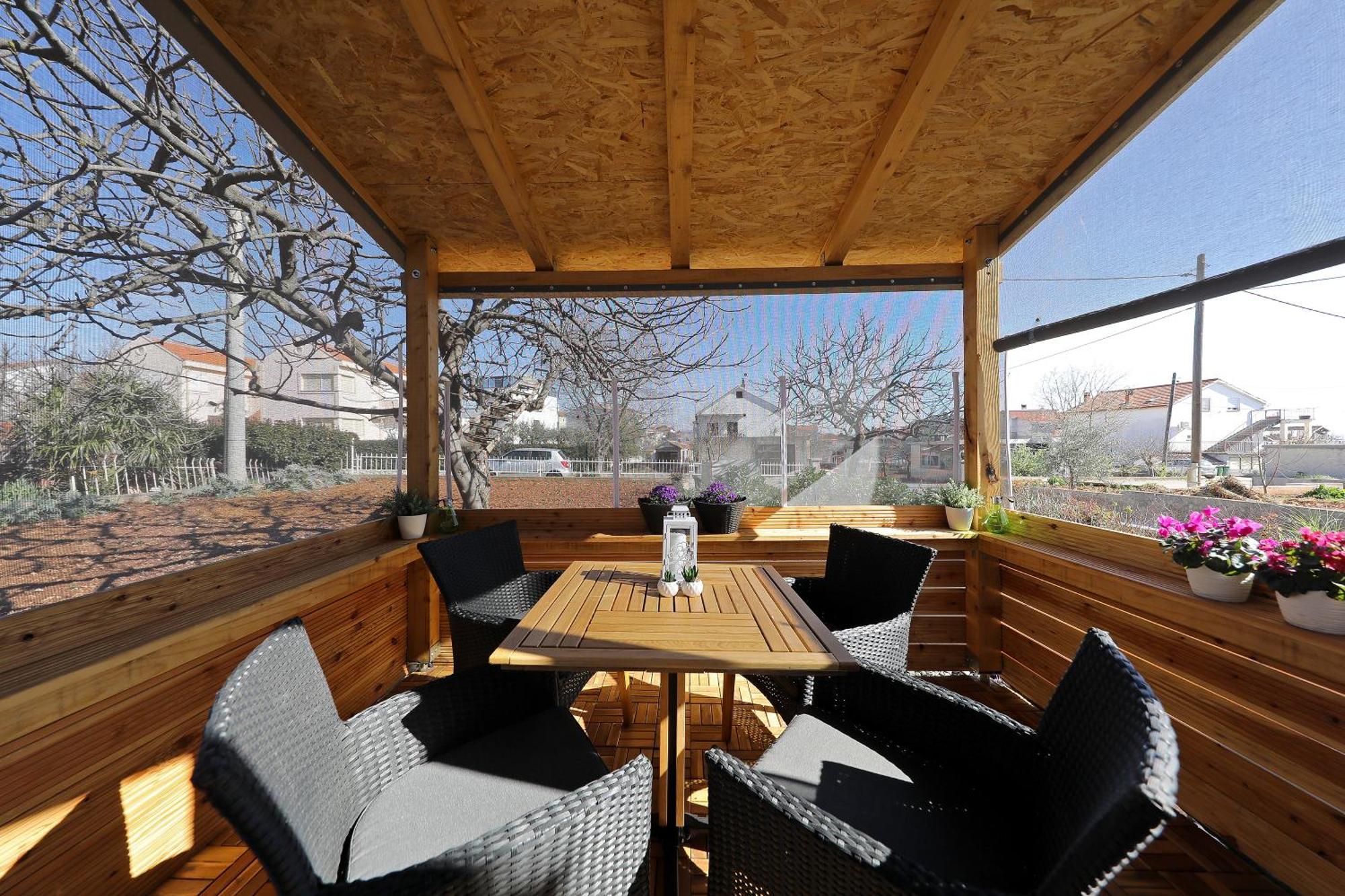 Studio Apartman Summer Flower Zadar Dış mekan fotoğraf